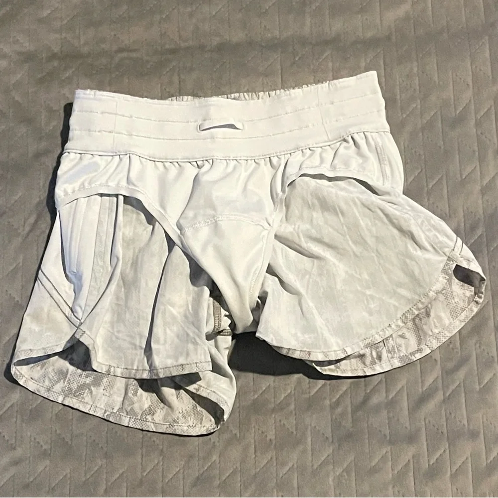Lululemon lined running shorts womens size‎ 4 EUC